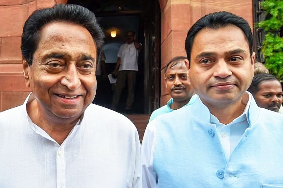 মধ্যপ্রদেশের প্রাক্তন মুখ্যমন্ত্রী কমল নাথের ছেলে তথা সাংসদ নকুল নাথের সম্পত্তিও নজরকাড়া। ৬০০ কোটি টাকারও বেশি সম্পত্তি রয়েছে তাঁর। 