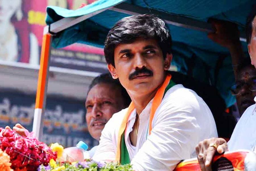 কর্নাটকের গোবিন্দরাজনগরের কংগ্রেস বিধায়ক প্রিয় কৃষ্ণার কোটি কোটি টাকার গাড়ি রয়েছে। বেমি ডোজার, মন্টেগোর মতো দামি গাড়ি রয়েছে তাঁর।   