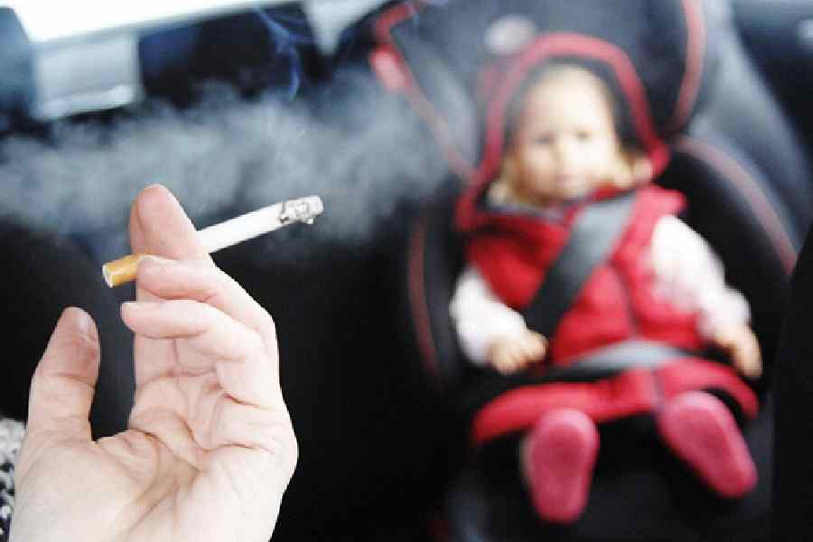 শুধু নিজের নয়, পরবর্তী প্রজন্মের কথা মাথায় রেখেও ধূমপান থেকে বিরত থাকা ভাল।