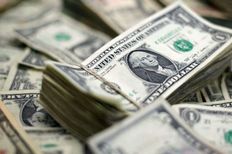 এর পর নিজের সঞ্চয়ের সবটা এক অসরকারি সংস্থাকে দান করেন ক্রিস্টোফার। কিছু দিন একটি রেস্তরাঁয় রাঁধুনি হিসাবেও কাজ করেন।