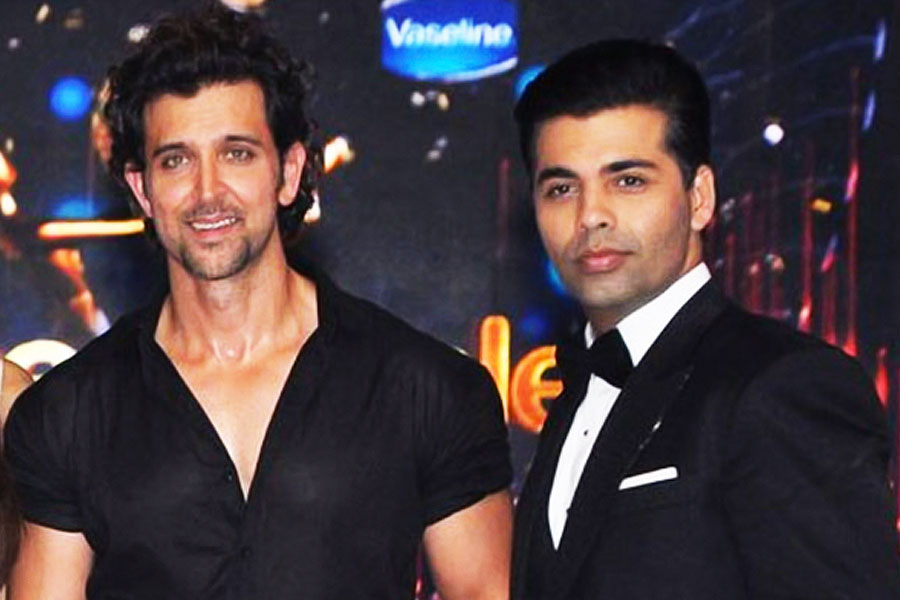 সেই সময় হৃতিক রোশন ছিলেন নবাগত। বাবার পরিচালিত ছবি ‘কহো না প্যার হ্যায়’ ছবি নিয়েই সেই সময় ব্যস্ত ছিলেন রাকেশ রোশন-পুত্র। কাজলের বাড়ি থেকে সোজা রাকেশের বাড়িতে যান হৃতিকের সঙ্গে দেখা করতে।