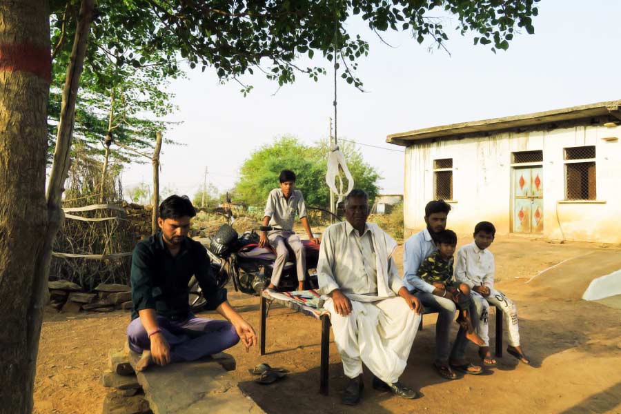 প্রসঙ্গত, সাত দশক আগে ভারতে আস্তানা ছিল এশীয় চিতাদের। কিন্তু, শিকার ও নিরাপদ বাসস্থানের অভাবে ভারত থেকে ক্রমশ কমতে থাকে চিতা। যা এক সময় দেশ থেকে পুরোপুরি বিলুপ্ত হয়ে যায়। 