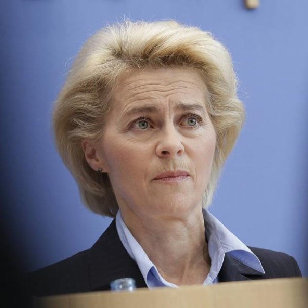 মোবাইল খোলার পাসওয়ার্ড কেউ জেনে ফেললে, সঙ্গে সঙ্গে তা বদলে ফেলা যায়। মিটে গেল সমস্যা। কিন্তু আঙুলের ছাপ নকল করা হলে কী করবেন? কী করবেন, বুঝতে পারেননি জার্মানির প্রতিরক্ষা মন্ত্রী উরসুলা ভন ডের লেয়েনও।