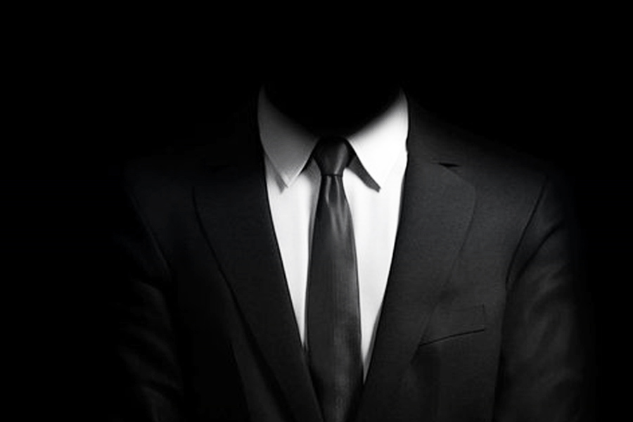 পুলিশি তদন্তে জানা গিয়েছিল, ১৭ মার্চ থেকে তাজ হোটেলের ৪১৫ নম্বর রুম বুক করেছিলেন ‘মোহন সিংহ’। খবরের কাগজে তিনিই ভুয়ো বিজ্ঞাপন দিয়েছিলেন। ঘটনার দিন গয়নার দোকান থেকে লুটের সামগ্রী নিয়ে হোটেলে পৌঁছেছিলেন তিনি। সেখান থেকে একটি ট্যাক্সি ভাড়া করেন। এর পর ভিলে পার্লে এলাকায় ওই ট্যাক্সিটি ছেড়ে একটি অটো ধরেন। তার পর থেকে গায়েব ‘মোহন সিংহ’। আজ পর্যন্ত তাঁর টিকিটিও ছুঁতে পারেনি পুলিশ।