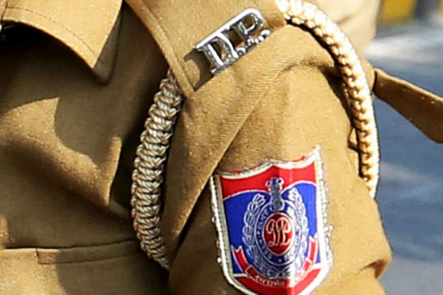 দিল্লি পুলিশের তৎকালীন যুগ্ম কমিশনার অশোক কুমারের দাবি ছিল, ‘‘রাইস পুলার নামে কোনও জিনিসের অস্তিত্বই নেই। ধাতব প্লেট বা বাসনের উপর তরল চুম্বকের পোঁচ দিয়ে একে বিক্রি করার চেষ্টা করেন প্রতারকেরা। ওই বাসনে লোহার তার জড়িয়ে তাতে কয়েকটি চাল দিয়ে লোকজনকে বোকা বানান তাঁরা।’’