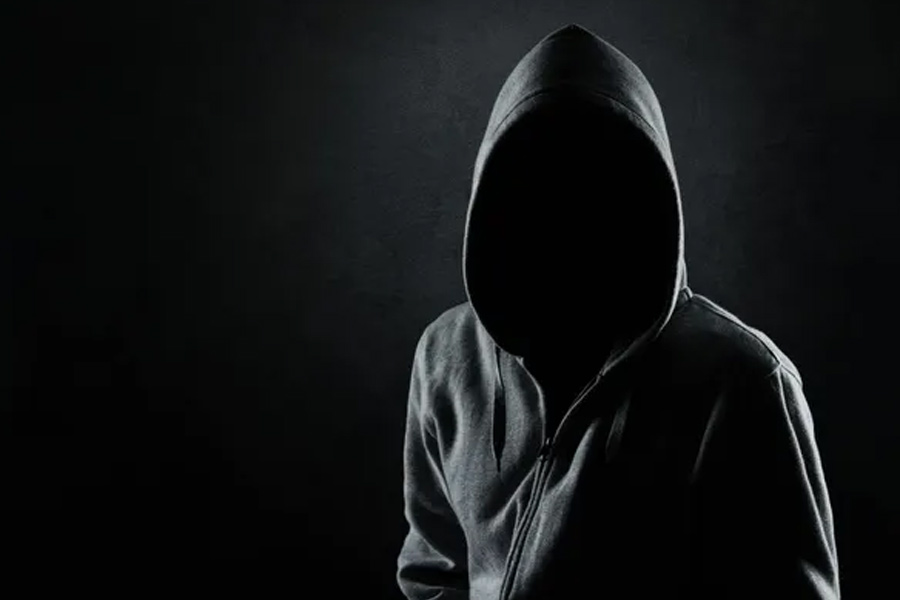 পুলিশ তখন রামুর আত্মীয় এবং সুনীতাকে লখনউয়ে আসতে অনুরোধ করে। তাঁরা এলে সকলে জানায়, অশোক যাদবই আসলে রামু। ২৫ বছর পর সুনীতার স্বামীর খুনি ধরা পড়ে।