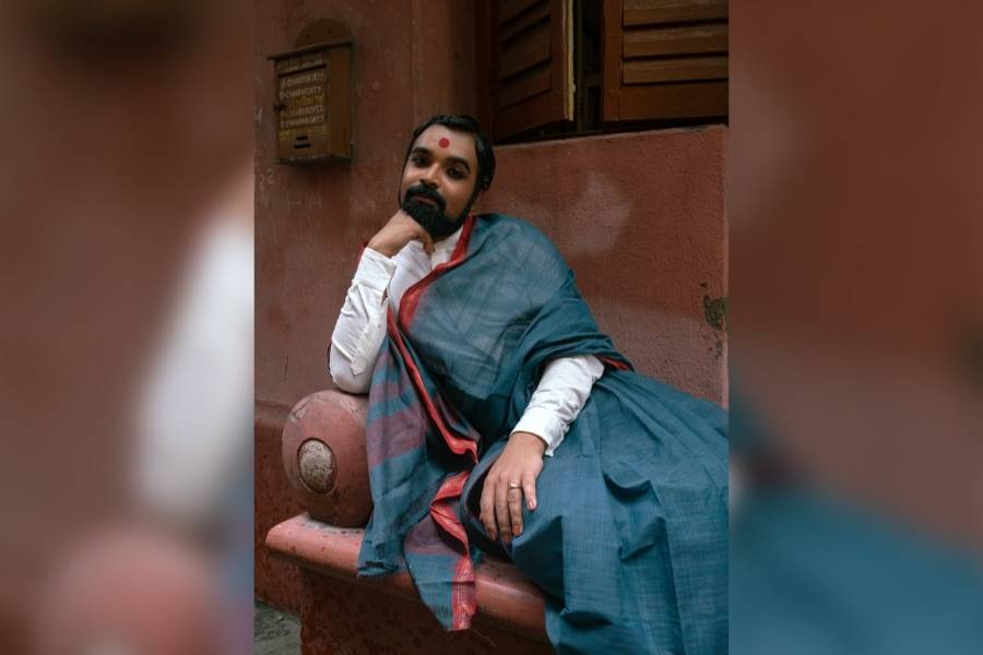 প্রকাশ পাওয়ার পরেই সম্প্রতি নেটমাধ্যমে এই ছবিগুলি ভাইরাল হয়ে পড়ে। 