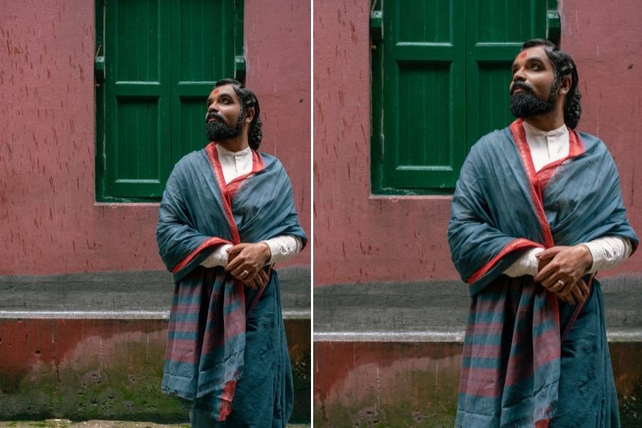 অনেকেই মনে করছেন, পুজোর আগে প্রবাল ও পুষ্পকের এই ফোটোশ্যুট বদলে দিতে পারে ফ্যাশনের সংজ্ঞা।