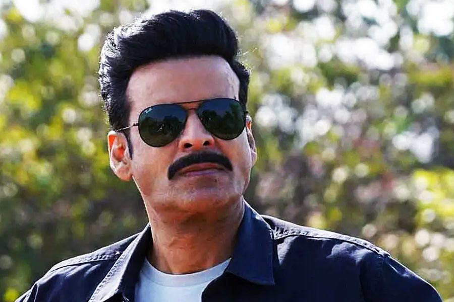 মুম্বইয়ের অন্ধেরিতে ‘ওবেরয় স্প্রিংস’-এ একটি বিলাসবহুল বাড়িতে পরিবার-সহ থাকেন অভিনেতা। তিন বেডরুমবিশিষ্ট এই বাড়িটির মূল্য কোটির গুণিতকে।