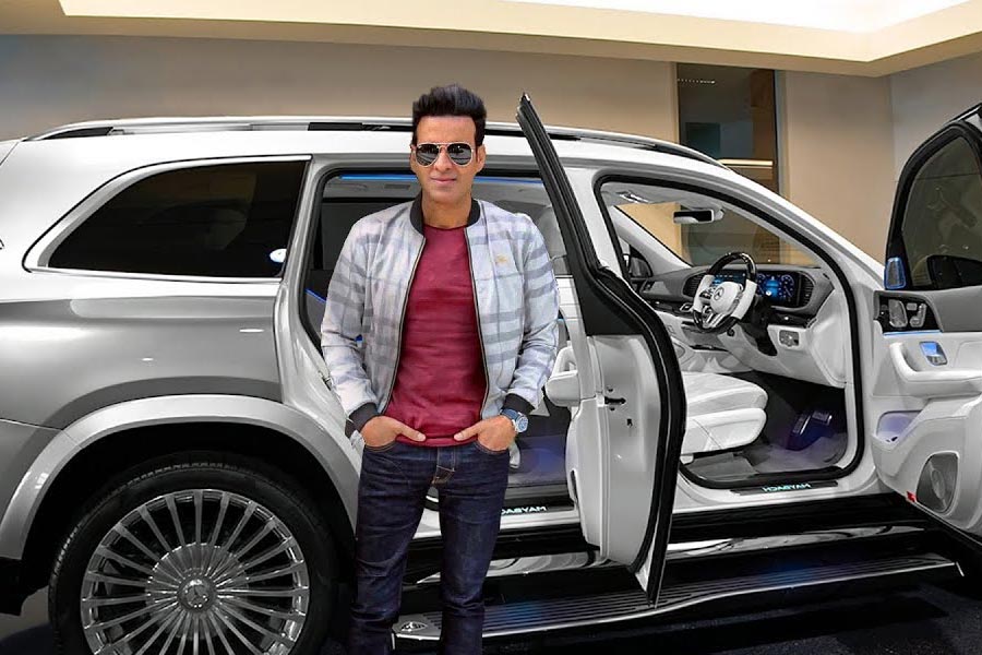 তবে, অভিনেতার শখ রয়েছে সংগ্রহে নামী ব্র্যান্ডের গাড়ি রাখার। তাঁর বাড়ির গ্যারেজে সারি দিয়ে দাঁড়িয়ে রয়েছে বহুমূল্য গাড়ি। কোনও কোনও গাড়ি আবার অভিনেতা নিজের ইচ্ছে মতো সাজিয়েছেন।