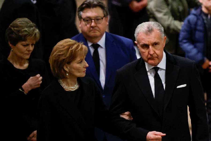 ইউরোপের বিভিন্ন রাজপরিবারের সদস্যও রানির শেষকৃত্যে থাকছেন। তাঁদের মধ্যে অনেকের সঙ্গেই রানির আত্মীয়তা ছিল। এই তালিকায় রয়েছেন বেলজিয়ামের রাজা ফিলিপ, রানি ম্যাথিল্ড, নেদারল্যান্ডসের রাজা উইলেম আলেকজান্ডার, তাঁর স্ত্রী রানি ম্যাক্সিমা, প্রাক্তন ডাচ ক্যুইন প্রিন্সেস বিট্রিক্স। 