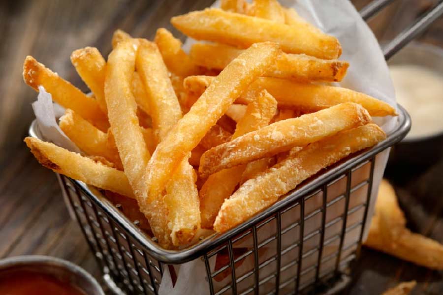 অবশেষে সিদ্ধান্ত নেওয়া হল, যে পদ্ধতিতে খাবারটি বানানো হয়েছে সেই অনুযায়ী নাম রাখা হবে আলুর তৈরি এই খাবারের।