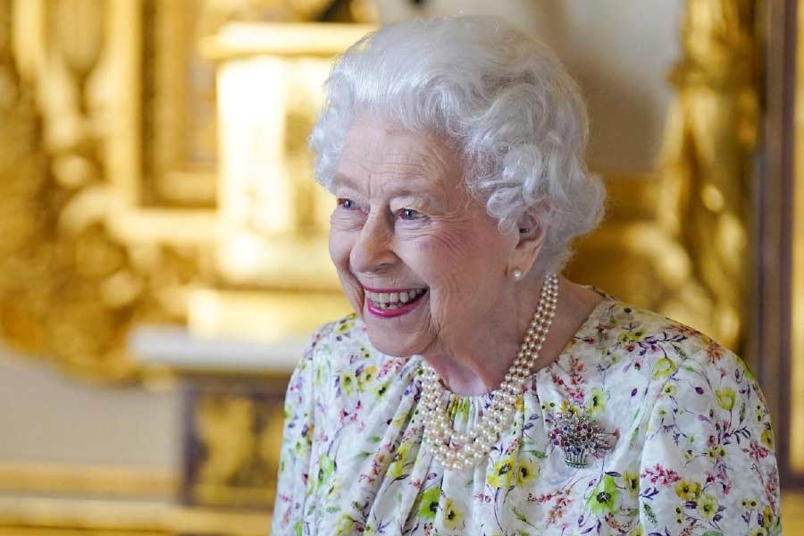 গত ৮ সেপ্টেম্বর স্কটল্যান্ডের বালমোরাল প্রাসাদে জীবনাবসান হয় রানি দ্বিতীয় এলিজাবেথের। বয়স হয়েছিল ৯৬। দীর্ঘ ৭০ বছর ব্রিটেনের সিংহাসনে আসীন ছিলেন রানি।