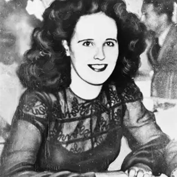 তদন্তের অগ্রগতিতে পুলিশ এবং গোয়েন্দারা জানতে পারেন, ১৯৪৩ সালে এক বার নাবালিকা অবস্থায় মদ্যপানের জন্য গ্রেফতার হয়েছিলেন এলিজাবেথ। তখন থানার রেকর্ডে তাঁর আঙুলের ছাপ নথিভুক্ত ছিল।