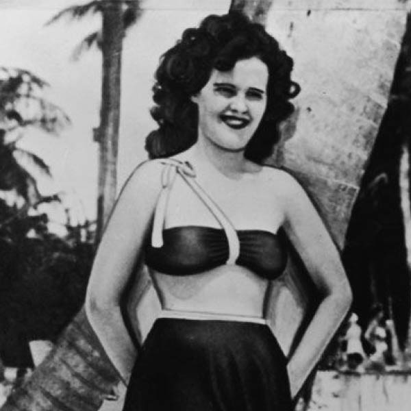 লস অ্যাঞ্জেলস পুলিশ ব্ল্যাক ডালিয়া খুনের কিনারা করতে এক সময় এতটাই মরিয়া হয়ে উঠেছিল যে, মোট ৭৫০ জন অফিসারকে এই একটি খুনের রহস্য সমাধানে নিয়োজিত করা হয়েছিল। জেরা করা হয়েছিল শ’দেড়েক সন্দেহভাজনকে। এঁদের মধ্যে ৬০ জনের কাছ থেকে স্বীকারোক্তি আদায় করা গিয়েছিল। কিন্তু কাউকেই দোষী হিসাবে চিহ্নিত করা যায়নি।