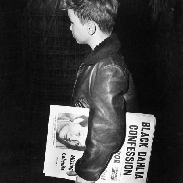 ৭০ বছরেরও বেশি সময় ধরে ব্ল্যাক ডালিয়া হত্যা রহস্য অমীমাংসিত। তবে বেশ কিছু চাঞ্চল্যকর তথ্য উঠে এসেছে সময়ের সঙ্গে সঙ্গে। লস অ্যাঞ্জেলস পুলিশের এক আধিকারিক দীর্ঘ তদন্তের পর দাবি করেন, এলিজাবেথের খুনি ওই পুলিশ আধিকারিকের বাবা জর্জ হোডেল। 