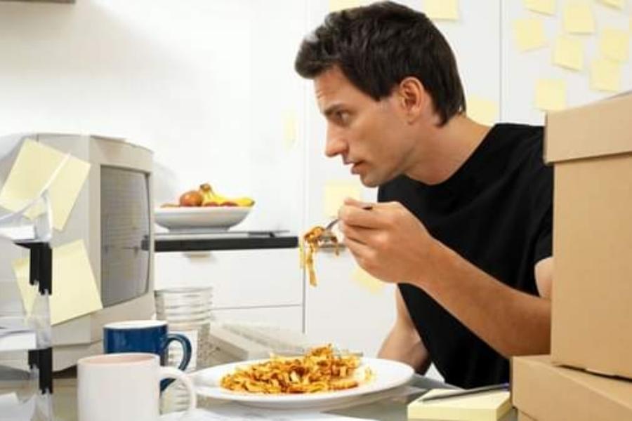 বাড়িতে বসে কাজ করে করে শরীরে বেড়েছে মেদ। এ দিকে কাজের চাপে জিমে যাওয়ার সময় নেই। তার উপর আবার রয়েছে ভারী ব্যায়ামে কোমরের সমস্যা। পুজোর আগে ছিপছিপে চেহারা তবে পাবেন কী ভাবে? 