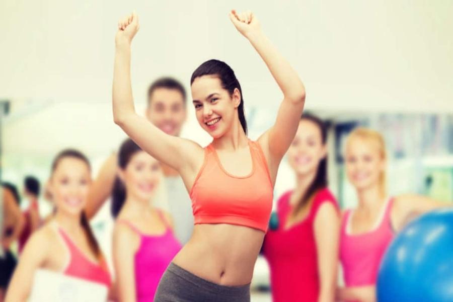 ত্বকের উজ্জ্বলতা বাড়ায়। ৩০ মিনিট এই ব্যায়াম করার পরে আপানার শরীর থেকে প্রচুর পরিমাণে ঘামের সঙ্গে ক্ষতিকর উপাদানও বেরিয়ে যায়। এই ব্যায়াম করার পর প্রচুর পরিমাণে জল খান। দেখবেন ত্বকের উজ্বলতা বৃদ্ধি পাবে।