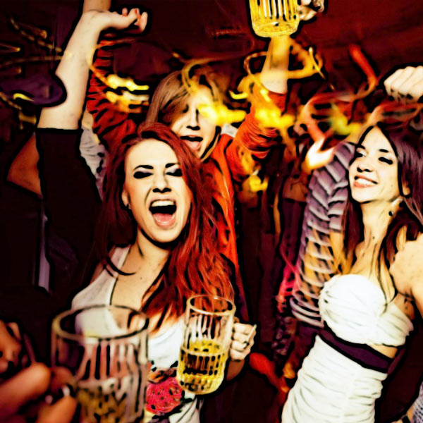 একই ধরনের ঘটনা ঘটে ২০০৯ সালে ম্যাঙ্গালোরে। তবে এ বার পাবে ভাঙচূড় চালানোর পাশাপাশি, যারা সেখানে ছিলেন, পুরুষ-মহিলা নির্বিশেষে তাদের প্রত্যেককেই প্রবল মারধর করে একদল নীতি নজরদার। বিশেষ মদ্যপানরত মহিলাদের সবার সামনে থাপ্পড় মারা হয়। মাটিতে ফেলে লাথিও মারা হয়। ঘটনাটি নিয়ে গোটা দেশে প্রতিবাদের ঝড় ওঠে। 