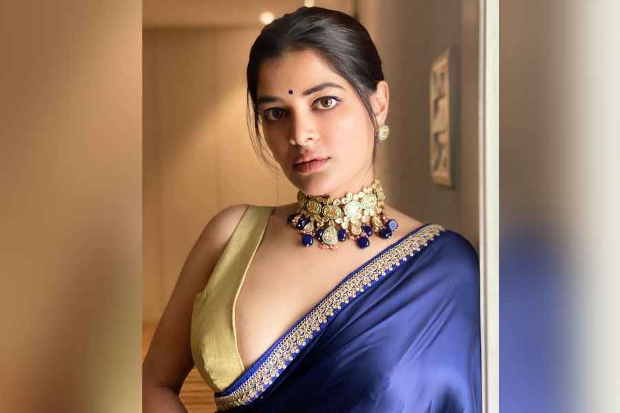 পুজোর প্ল্যান যে প্রায় তৈরি, তা সাজেই বেশ পরিষ্কার।