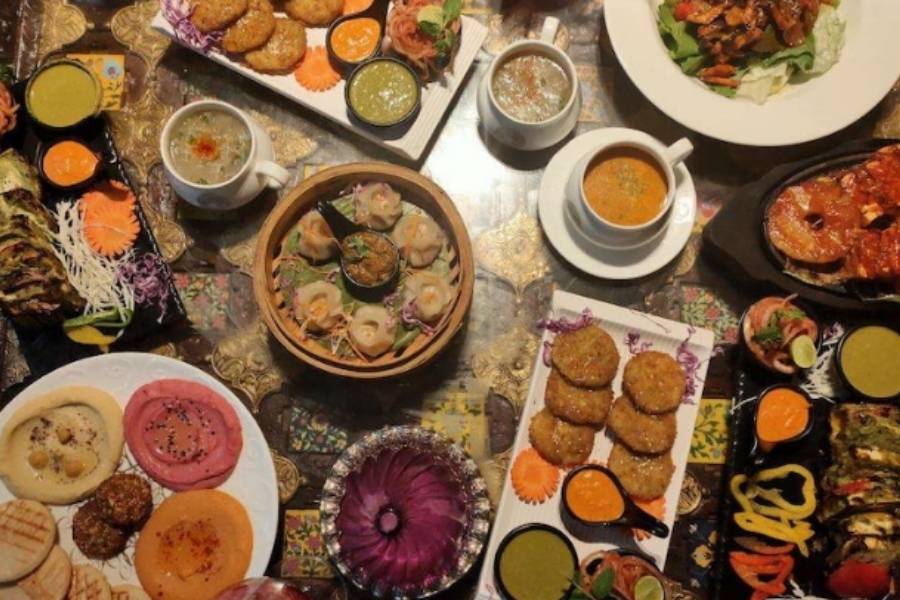 কথায় আছে 'ধর্ম যার যার, উৎসব সবার'। অনেকে বলেন, সর্বজনীন এই উৎসব উদযাপনে তাই ভেগান জীবনপ্রণালীর চেয়ে ভাল রাস্তা আর হয় না! পুজোর দিনেও সঙ্গী হোক পরিবেশ সচেতনতা এবং পশুপাখির প্রতি ভালবাসা। 