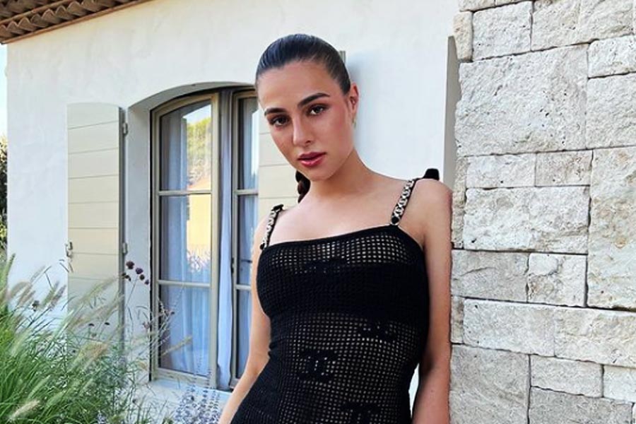 বিভিন্ন পত্রিকার প্রচ্ছদেও তানিয়া এবং তাঁর ডিজাইন করা পোশাকের ছবি  হামেশাই দেখতে পাওয়া যায়।