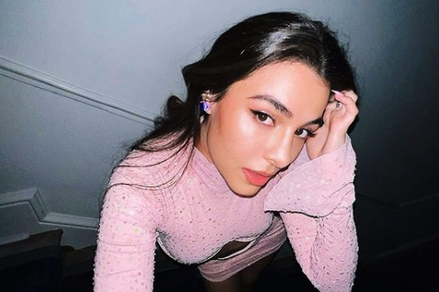 তানিয়া শেট্টি পরিবারের বাকি সদস্যদের সঙ্গেও বেশ ঘনিষ্ঠ। সব কিছু ঠিক থাকলে তাঁকে শেট্টি  পরিবারের বৌমা হিসাবে খুব শীঘ্রই দেখা যাবে বলে বলি মহলের একাংশের মত।