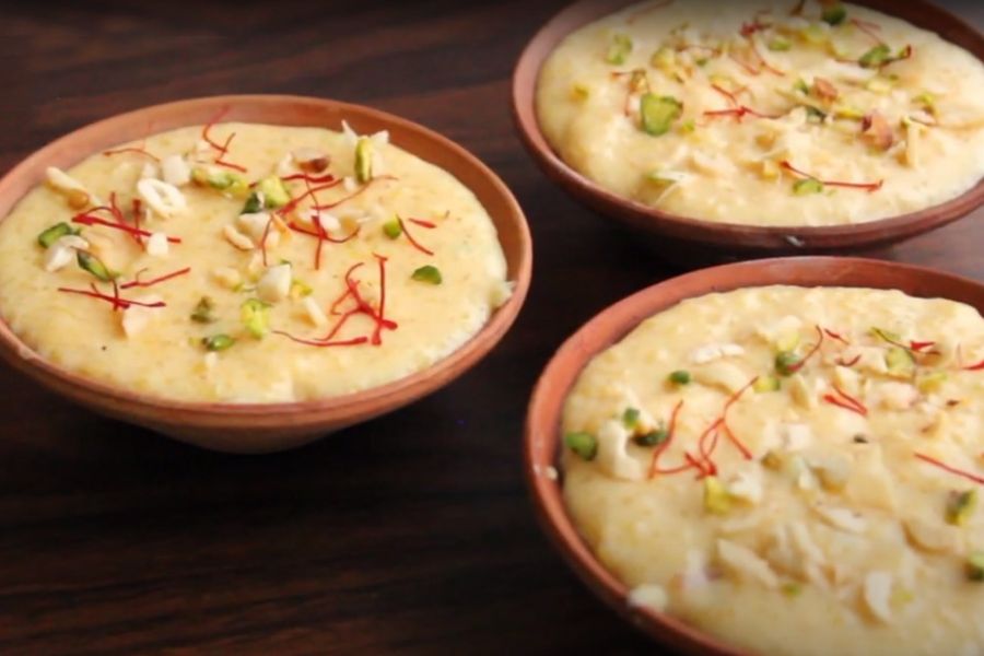 ক্ষীর  এবং ফিরনি:  ক্ষীর ঐতিহ্যবাহী এক ভারতীয় মিষ্টি।  ফিরনি তৈরি হয় চালের  গুঁড়ো দিয়ে। দুধ ঘন করে জাল দিয়ে ক্ষীর তৈরি করতে অনেকটা সময় লাগে। ফিরনি সব সময়ে ঠান্ডা পরিবেশন করা হয়।  ক্ষীর গরম গরমও ভাল লাগে। এ ছাড়া, বাংলায় পায়েস বা পরমান্নও বেশ জনপ্রিয়। পুজোর ভোগে পরমান্ন নিবেদন করা হয় ইষ্ট দেবতার উদ্দেশ্যে। কেরালার ওনাম উৎসবেও একই রীতি। 