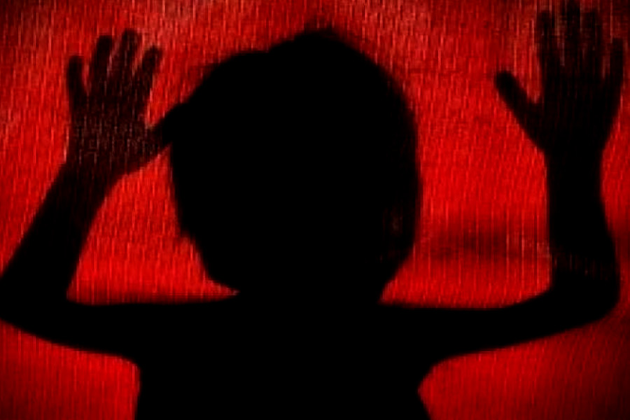 পেরু থেকে আবার কলম্বিয়া চলে আসেন লোপেজ। সেখান থেকে ইকুয়েডর যান। এই সময়ে প্রায় প্রতি সপ্তাহে তিন জন করে বাচ্চা মেয়েকে খুন করেছেন বলে জানিয়েছেন লোপেজ। তাঁর কথায়, ‘‘ইকুয়েডরের মেয়েগুলোকে আমার বেশি পছন্দ ছিল। ওরা খুব নিষ্পাপ, শান্তশিষ্ট। সহজেই বিশ্বাস করে নিত আমার কথা।’’