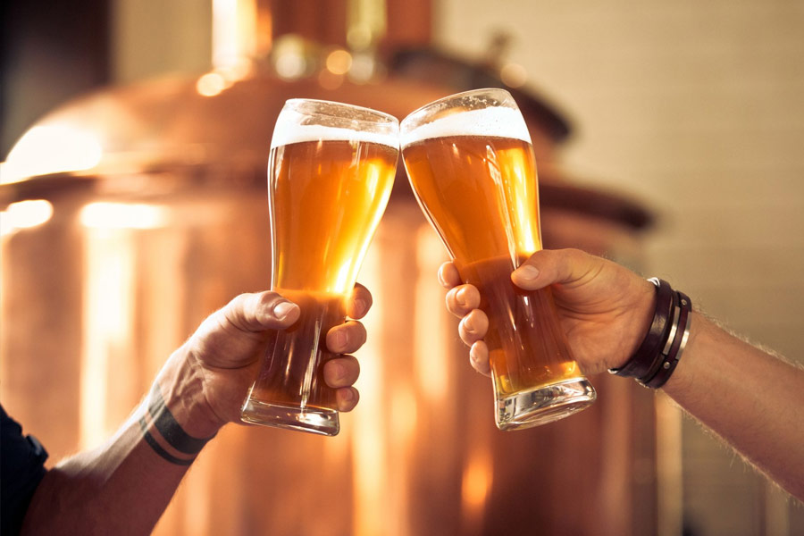 ভুট্টা থেকে এক ধরনের বিয়ার তৈরি হয় যার নাম ‘চিকা’। এই বিয়ার প্রস্তুতিকরণের প্রক্রিয়াও অদ্ভুত। প্রস্তুতির সময় ভুট্টার দানাগুলি শ্রমিকরা থুতু দিয়ে ভেজানো হয়।