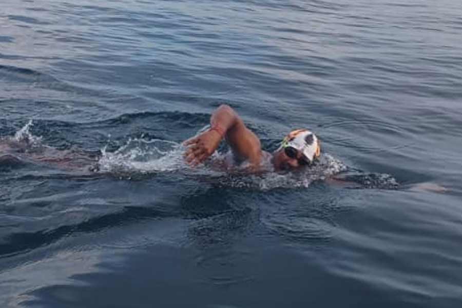 আগামী বছর একক ভাবে ইংলিশ চ্যানেল পার করার লড়াইয়ে নামবেন রিমো। 