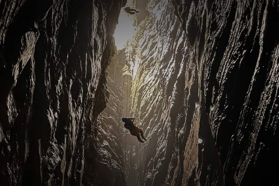 বহু ব্যর্থ অভিযানের পর বেশির ভাগ মানুষই এরিকের লেখাগুলিকে কল্পনাপ্রসূত বলেই ধরে নেন। যদিও এক অংশের মতে গুহার এমন কিছু বিশেষ দরজা রয়েছে যা এখনও মানুষের নাগালের বাইরে। আর এই সব দরজা টপকালেই সেই ধাতব ভান্ডারে পৌঁছে যাওয়া যাবে। কিন্তু এই সব দরজার নাগাল আজ পর্যন্ত পাওয়া যায়নি।