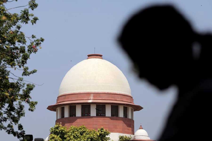 দাউদি বোহরা সম্প্রদায়ের ধর্মত্যাগের অনুশীলনের সঙ্গে জড়িত এই মামলাটি ১৯৮৬ সাল থেকে বিচারাধীন।