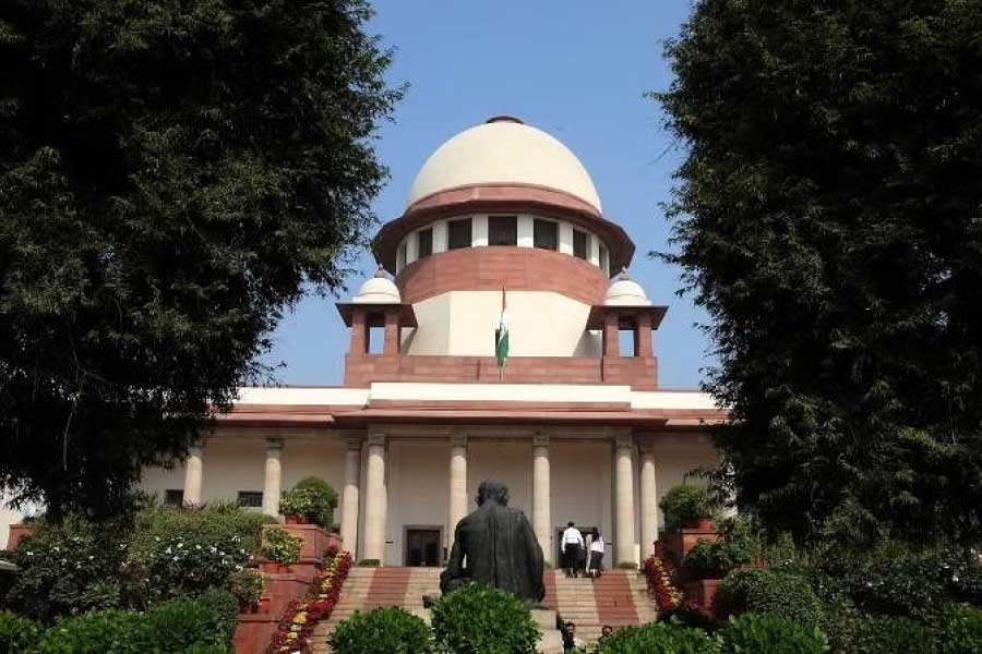 বিচারপতি সঞ্জয় কিষাণ কউলের নেতৃত্বে পাঁচ বিচারপতির একটি ডিভিশন বেঞ্চ জানিয়েছে, ১১ অক্টোবর এই মামলার রায় ঘোষণা করা হবে। মামলার সঙ্গে জড়িত সব পক্ষকে নিজেদের শেষ আইনি অবস্থান এবং প্রস্তাব লিখিত ভাবে জমা দেওয়ার পরামর্শ দেওয়া হয়েছে।