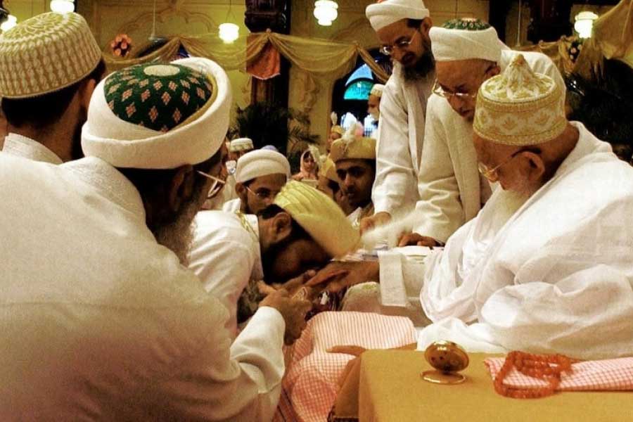 ২০১৭ সালের মহারাষ্ট্র সরকারের পক্ষ থেকে আইন এনে সমস্ত ধরনের সামাজিক বয়কট নিষিদ্ধ করা হয়।