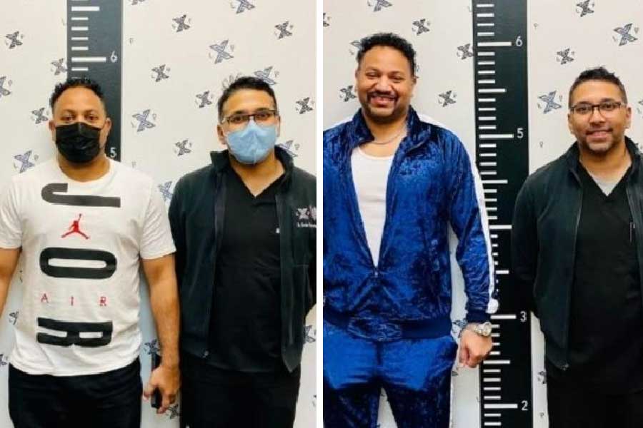 কেভিন দেবীপ্রসাদ নামের এক শল্যচিকিৎসকের কাছে অস্ত্রোপচার করান মধ্য চল্লিশের জন।