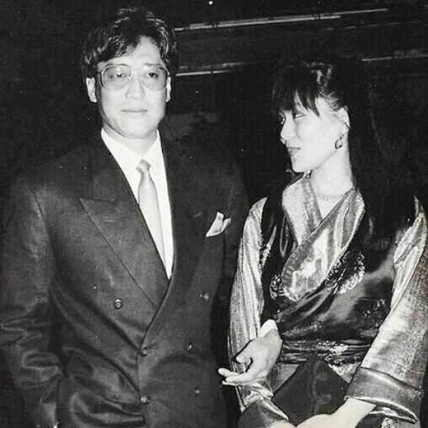 সিকিমেই বড় হয়ে ওঠা গাওয়ার। ড্যানির সঙ্গে যখন গাওয়ার দেখা হয় তখন তিনি স্কুলের অন্তিম বর্ষের পড়ুয়া।