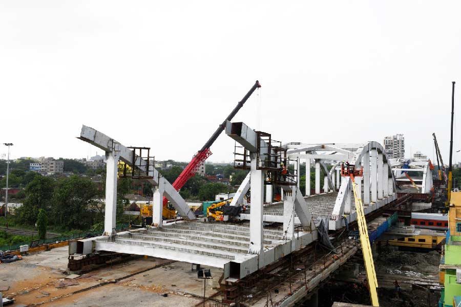 মাঝেরহাট সেতু ভেঙে পড়ার পরে ২০১৮ সালের সেপ্টেম্বরে টালা সেতুর স্বাস্থ্যপরীক্ষা হয়। ২০১৯ সালে পুজোর আগে ওই স্বাস্থ্যপরীক্ষার রিপোর্ট জমা দিয়ে সরকারি সংস্থা রাইটস জানায়, টালা সেতু ভেঙে ফেলে নতুন নির্মাণ প্রয়োজন। সেতু বিশেষজ্ঞ ভি কে রায়নাও একই সুপারিশ করেন।