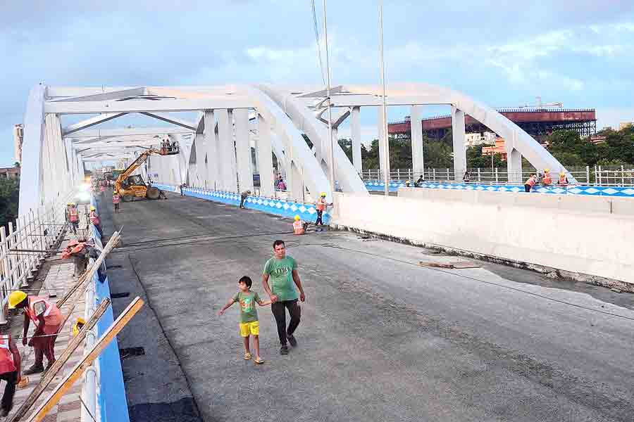 আগে টালা সেতুর ভারবহন ক্ষমতা ছিল ১৫০ টন। এ বার সেই ভারবহন ক্ষমতা বাড়ছে অনেকটাই।