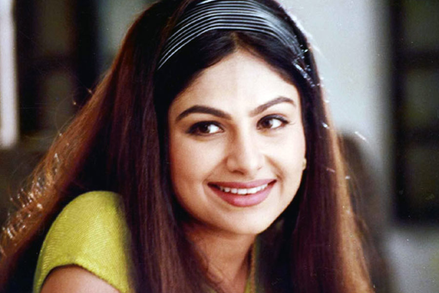 সম্প্রতি এই প্রসঙ্গে এক সাক্ষাৎকারে অভিনেত্রী জানান, ‘নরসিংহ’ থেকে তাঁকে না জানিয়েই বাদ দিয়ে দেওয়ার ঘটনায় তিনি আশাহত হয়েছিলেন। কিন্তু তাঁর পাশে পরিবার এবং ‘কুরবান’ ছবির সদস্যরা সব সময় ছিলেন।