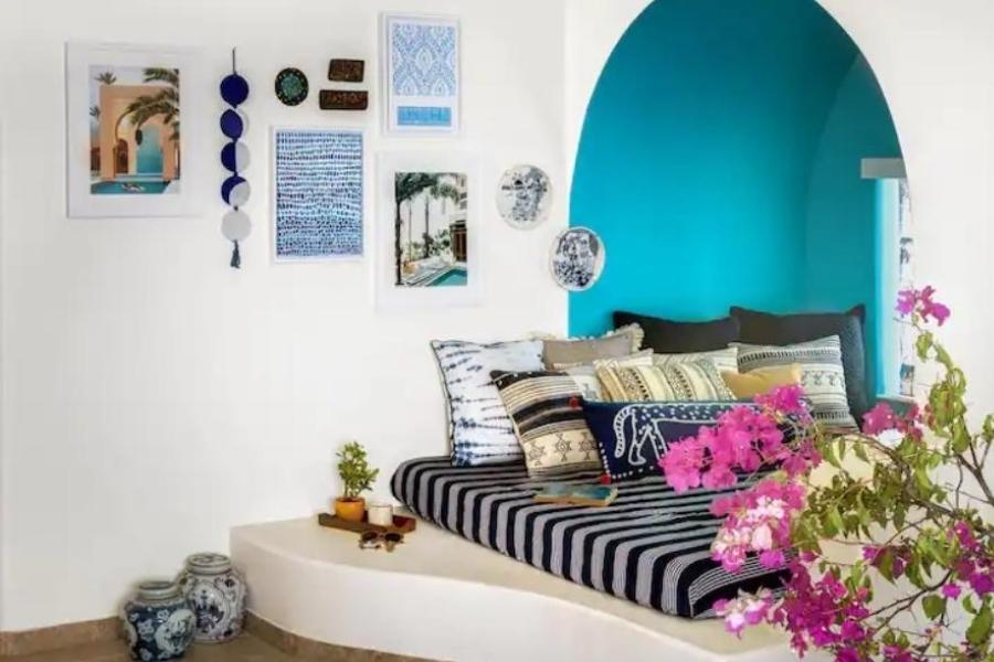 কেউ যদি গোয়ায় বেড়াতে গিয়ে সেই বাড়িতে থাকতে চান, তা হলে সংশ্লিষ্ট সংস্থার মারফৎ তাঁকে ওই বাড়িটি বুক করতে হবে।