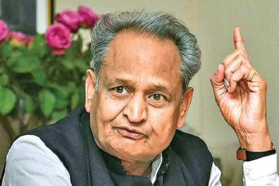 কংগ্রেস শাসিত রাজস্থানেও রাজ্য সরকারি কর্মচারীদের প্রাপ্য ডিএ-র হার তুলনামূলক বেশি। ২০২২ সালের জানুয়ারি মাসের হিসাব অনুযায়ী, সেখানে ৩৪ শতাংশ হারে ডিএ দেওয়া হয়। 