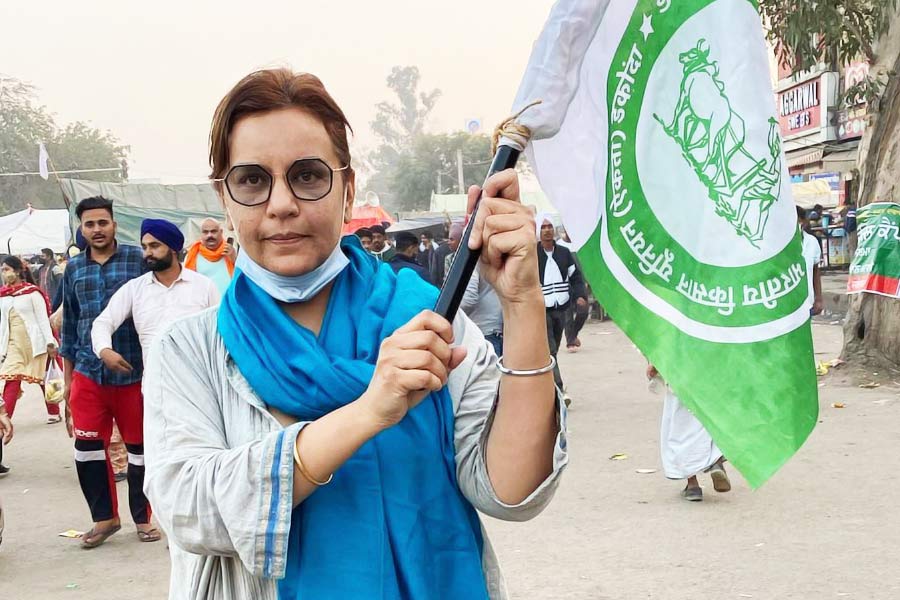 ছোটবেলা থেকেই তাঁর থেকে কমবয়সিদের পড়ানোর শখ ছিল যোগিতার। তিনি যখন দশম শ্রেণিতে পড়তেন, তখন বাড়ির বাইরে একটি গাছের নীচে বাচ্চাদের পড়াতেন তিনি।