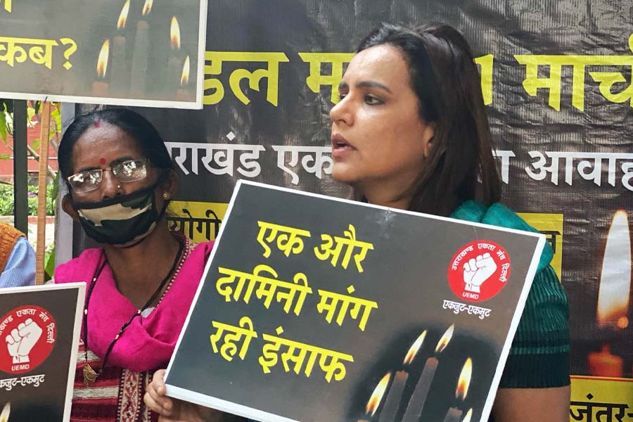 যোগিতাদের আরও একটি প্রকল্প আছে। এই প্রকল্পের মূল উদ্দেশ্য মহিলাদের সুরক্ষা, লিঙ্গ সংবেদনশীলতা এবং আরও মহিলাদের সার্বিক উন্নতিতে পুরুষদের কাজে লাগানো। বাসচালকদের নিরাপত্তা এবং ট্রাফিক নিয়ম মেনে কাজ করা নিয়েও কাজ করে যোগিতাদের সংগঠন।