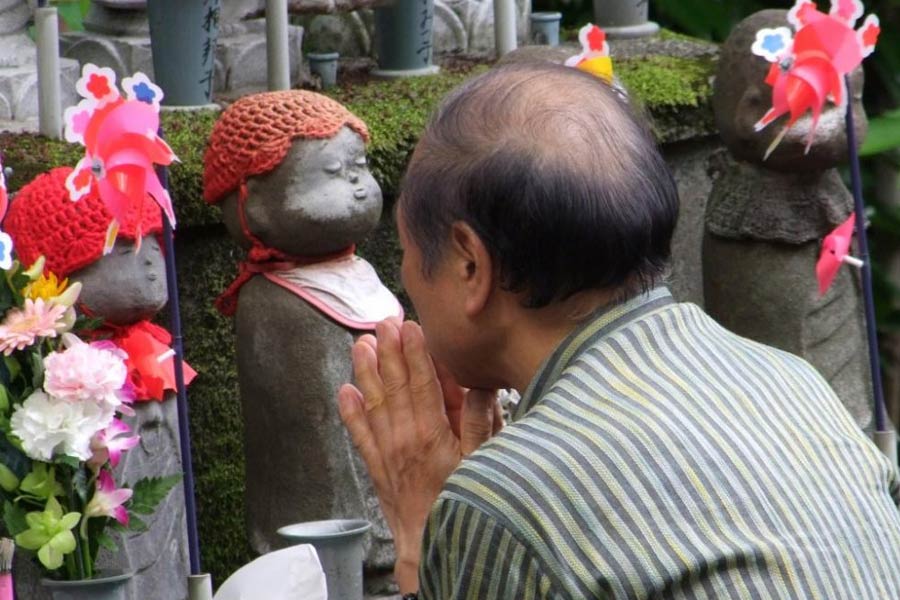 ইতিহাসবিদদের দাবি, ১৬৫৪ সালে কোকাই নামে এক বৌদ্ধ ভিক্ষু জিয়ুন-জি মন্দিরের স্থাপনা করেছিলেন। তবে ১৯০২ সালে ভয়াবহ বন্যায় সে মন্দিরের অনেকাংশ ভেসে গিয়েছিল। এর পর ১৯৭৩ সালে ওই মন্দিরের জায়গায় একটি ছোট হলের মতো অংশ নির্মাণ করা হয়।