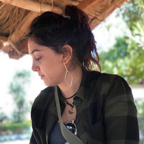 আমির-কন্যাকে নিয়ে অবশ্য বিতর্ক কম নয়! মাঝেমধ্যেই ইরাকে ঘিরে বিতর্ক তৈরি হয়েছে আরব সাগরের তীরে। এক বার যৌন হেনস্থার তিক্ত অভিজ্ঞতার কথা প্রকাশ্যে বলেছিলেন ইরা। 