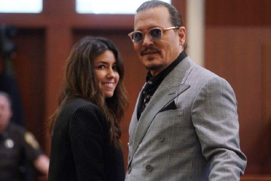 পরে ক্যামিল এই বিষয়টিকে রটনা বলেই জানান। জনির সঙ্গে প্রেমের কথা অস্বীকার করেন তিনি। এই জল্পনা নিয়ে রোষও প্রকাশ করেছিলেন ক্যামিল। জানিয়েছিলেন, এই ধরনের রটনা খুবই হতাশাজনক। জনি শুধু মাত্র তাঁর বন্ধু এবং তাঁদের মধ্যে পেশাদার সম্পর্ক ছাড়া অন্য কোনও সম্পর্ক নেই। তাঁর জীবনে অন্য প্রেমিকপুরুষ আছে বলেও উল্লেখ করেছিলেন ক্যামিল।