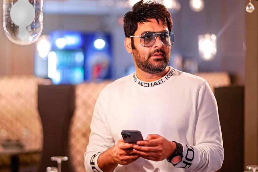 ছোট পর্দায় পারিশ্রমিকের নিরিখে সকলকে টেক্কা দিয়েছেন ‘কমেডি কিং’ কপিল শর্মা। ‘দ্য কপিল শর্মা শো’ ভারতীয় টেলিদুনিয়ায় নজির তৈরি করেছে। লোক হাসিয়েই কোটি কোটি টাকা কামাচ্ছেন কপিল।