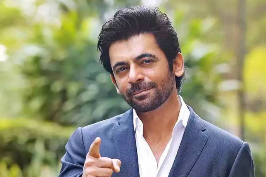 শোনা যায়, শোয়ে প্রতি পর্ব পিছু ১০ থেকে ১২ লক্ষ টাকা পান সুনীল গ্রোভার। যদিও টাকার অঙ্কে কপিলের থেকে বেশ খানিকটা কম পান তিনি।