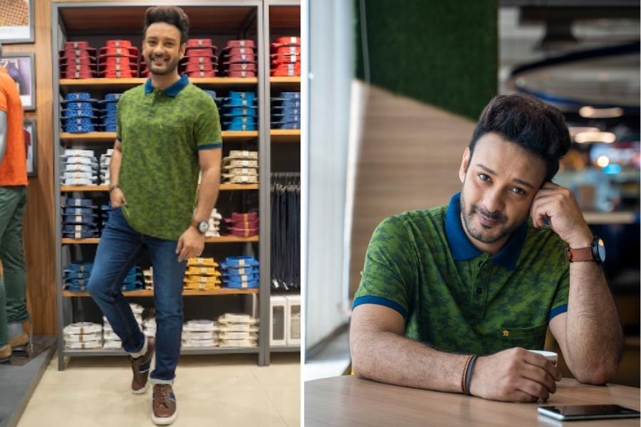 সপ্তমীতে বন্ধুদের সঙ্গে ক্যাফেতে যাচ্ছেন? ট্রাই করুন হালকা সবুজ প্রিন্টেড টি-শার্ট। সঙ্গে নীল জিন্স। মানানসই স্নিকার পরতে ভুলবেন না যেন।